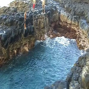 Queens Bath Kauai - Don't Jump In When High Seas! | Experience Hawaii Media