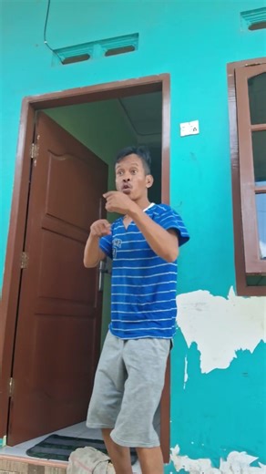 the sound of telolet buses and trucks