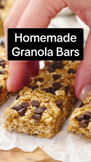 Homemade Granola Bars Recipe - Easy and Delicious | Bellyful.net