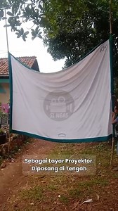 646K views · 10K reactions | Sebelum hadirnya televisi modern, platform digital, dan bioskop megah di berbagai kota, masyarakat Indonesia punya cara khas menikmati film: layar tancap. Sebuah tradisi hiburan rakyat yang kini tinggal kenangan, tapi jejaknya masih melekat di ingatan banyak orang. #layartancap #hiburanjadul #misbar | Si Neas | Facebook