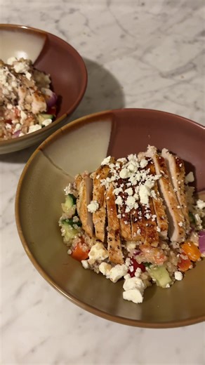 I make this meal on repeat for a reason!! 1. It’s delicious 2. It takes like 20 minutes 3. It’s delicious Ill never take for granted having food on the table. I am blessed and beyond grateful to God for always, always providing 🩷