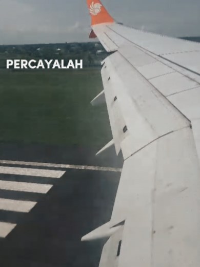 don't give up, ngab!!! #takethetime #throughtheyears #throughmywindow #sky #landing #plane #fly