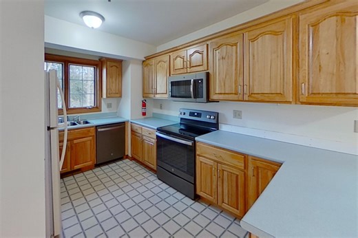Four Bedroom Townhouse Near Downtown! | University of Massachusetts Amherst | Off-Campus Housing Search