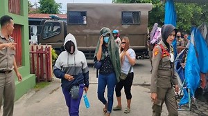 Tak Hanya Terapis Pijat Plus-Plus, Satpol PP Padang juga Amankan Kasur Saat Razia Warung Kopi - Tribunnews.com