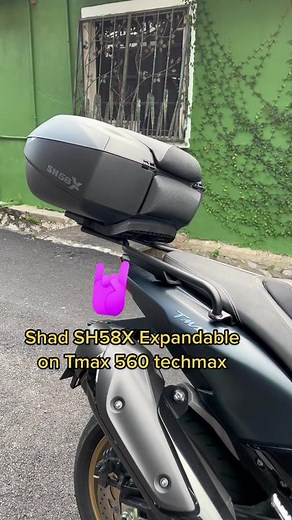 Installed Shad SH58X expandable top box on legend Yamaha Tmax 560 #serdangmotorcycle #yamaha #tmax560techmax #shad #sh58x #sh58xpandable #fyp