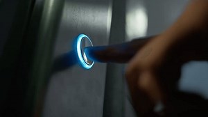 Finger Man Pressing Button Call Elevator: Video có sẵn (100% miễn phí bản quyền) 3440504637 | Shutterstock