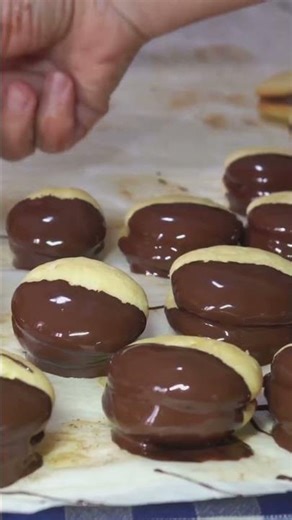 Mini British Food Hacks You Need to Try 🍪🍫☕