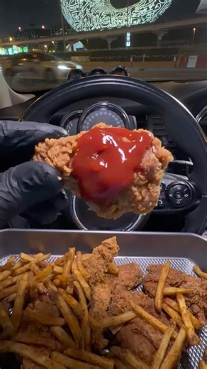 Popeyes VS. KFC ?!! Who owns America's Fried Chicken ?! #foodie #friedchicken #fastfood