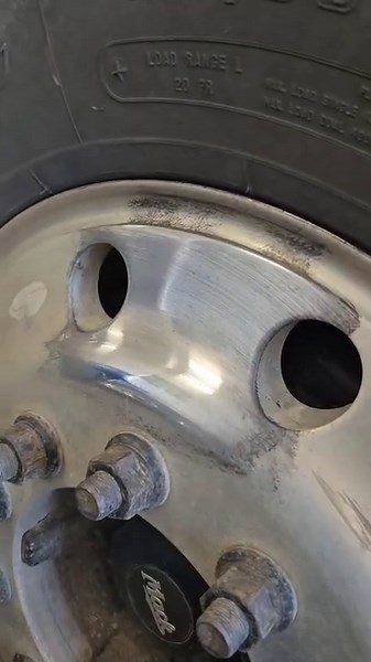 71K views · 62K reactions | Dirty stained wheel brought back to life using our Strictly Metal Polish and a terry towel. Deep shine with sealants to make that shine last. #metalpolishing #polishing #detailing #satisfyingvideo #satisfying #transformation | SummerShine Supply | Facebook