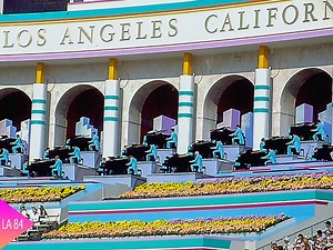 #TBT: George Gershwin's "Rhapsody in Blue" is played on 84 grand pianos in the peristyle of the LA Coliseum during the 1984 Opening Ceremony. | LA28