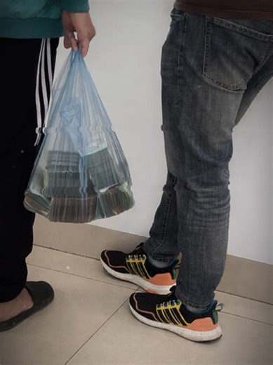 Mua Xe Tăng Everest Platinum Chỉ Với Túi Ni Lông