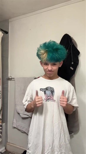 It’s so fun customizing😽😽😽 #mlm #bajablast #hairdye #loveme | blue hair