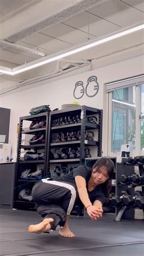 1K views | @laget_om_ka Hawaiian Squat Dragon Squat Pistol Squat #pistolsquatchallenge #hawaiiansquat #dragonpistolsquat #하체운동 #하체운동루틴 #헬스장 | The Billionaires Club | Facebook