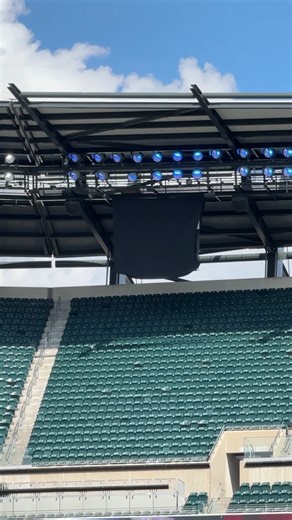 Wonder what's behind here 😏 | Philadelphia Eagles