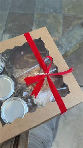 Hrna Eatz on Instagram: "xmas cookie boxes but with a little bit of ✨spice✨ snickerdoodle recipe: @modern_honey lemon crinkle: @sallysbakeblog #christmascookie #christmasboxes #holidays"