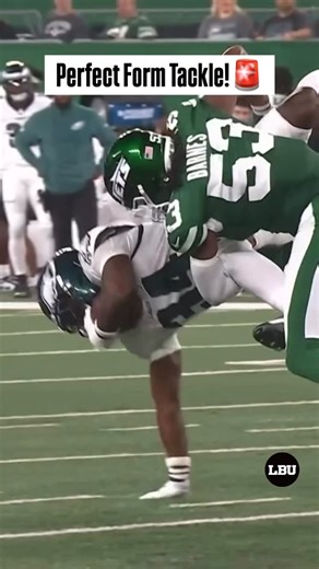 Linebackers University™ on Instagram: "Perfect Form Tackle!!!🚨🚨🚨 Perfect tackle for loss tackle by New York Jets LB Zaire Barnes!🔥 @zaire_barnes #linebacker #linebackers #linebackerdrills #linebackertraining #linebackercoach #linebackeruniversity #linebackersuniversity #LBU #LB"