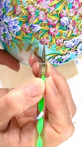 Here is a real time snippet of me covering the polymer clay egg in little floral decorations. You can see why these big projects take weeks to complete 😉 How long do you spend on a single project? Is it minutes, hours, days or. like me, weeks sometimes?#flowercane #floralart #flowerart #fionaabelsmith #polymerclay #polymerclaycanes #polymerclaycreation #polyoriginals #decoratedegg #polymerclayartist #creativeartist #eggdecoration #artistsofinstagram #creatingart #polymerclayfun #artistsoninstag