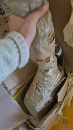 archtop unboxing - used guitars aren't fun to unbox!