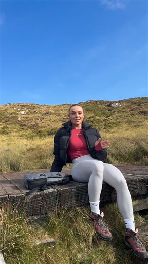 Labhaoise Lehane - Hormone Balancing & Transformation Coach on Instagram: "The biggest confidence shift of my life wasn’t a glow up, a weight loss, or a new routine. It was learning how to be alone without feeling lonely. It was choosing myself when it would’ve been easier to people-please. Saying no without explaining. Resting without guilt. Prioritising my needs without waiting for permission. For so long, I outsourced my confidence. I looked for it in approval, relationships, and other people