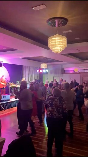 Effie Neill with a massive crowd tonight, Live By The Bay! Check out www.the maritime.ie for up and coming acts! #LiveByTheBay #EffieNeill | The Maritime Hotel Bantry, West Cork, Ireland