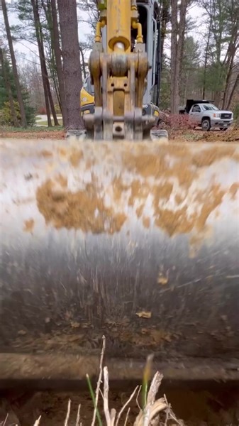 Underground clay storm drain spot repair using Oatey Primer and Cement 💪 @plumbingstateofmind with a very insightful repair 🙌