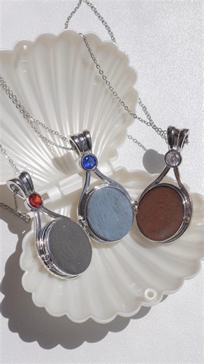 Reorah Collection® on Instagram: "H2O Just Add Water Locket with Photo🧜🏻‍♀️🩵 #h2onecklace #h2ojustaddwater #mermaidnecklace"