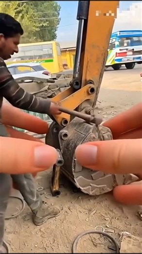 Jcb Chor ko Kuchal Diya Hand se #dkgcomedy #automobile #tractorvideo #ai #jcbvideo #ytshorts #shorts