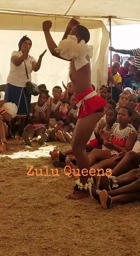 💖💐🎉 #proudlysouthafrican #africa #zulu #proudlyafrican #umemulo #ojapiano #umukunga #zulugirls #zuluprincess #culture