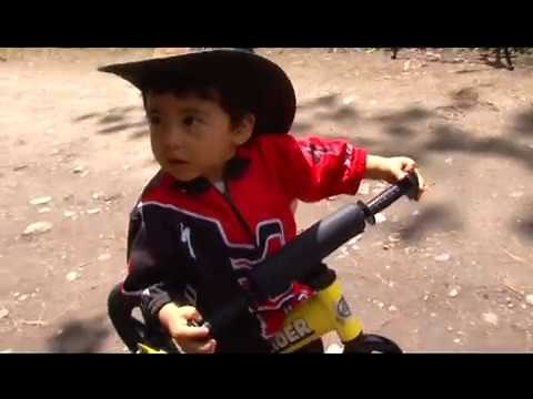 RUEDAS DE CAPULI, Los Chestosos. Película ecuatoriana