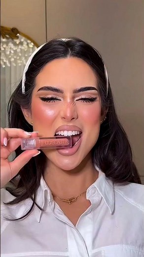 Lipgloss Tutorial💦💄💋 #shorts #makeup #makeuptutorial #lipgloss #learningwithnk #viral