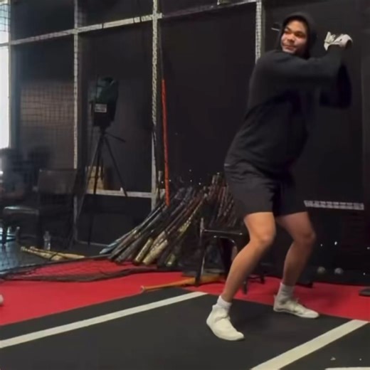 Philly Sports Jomboy Media on Instagram: "Justin Crawford looks ready for Spring Training. He shared some BP swings today. The one featured here was a homer in Yankee stadium on hit trax. Fans are worried about his high ground ball rate in the minor leagues. Crawford batted .334 in 2025 with a .863 OPS. All of his at bats came for the AAA IronPigs in Lehigh. Justin Crawford has 70 grade speed which can be helpful with the ground ball rate. For MLB reference.. Jose Altuve, Elly De La Cruz and Chr