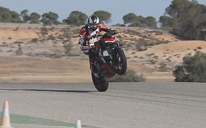 [生肉测评] 杜卡迪 Streetfighter V2 2022