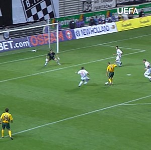 434K views · 58 shares | At which club do you remember Henrik Larsson best? 朗  Larsson = all-time UEFA Cup/UEL top scorer 5⃣6⃣ ⚽️4⃣0⃣ The retired forward turns 49 today  #UEL #HBD | UEFA Europa League | Facebook