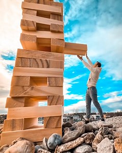 These photographers share all kinds of tips for getting the best poses, angles and unique shots! 📸 | UNILAD