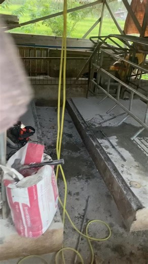 Update sa aming pinagawa.. matatapos na ata mamaya😇 #farrowingpen #Update #piggeryfarm #followers #moreviews #everyonehighlights | M&A Pig Farm