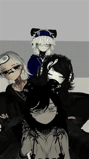 We took this so much times to get this righttt @nanci @🤍🩷Whiteout spider🩷🤍 @Lil_redsnow #trending #fypシ #fyp #vrchat #friends