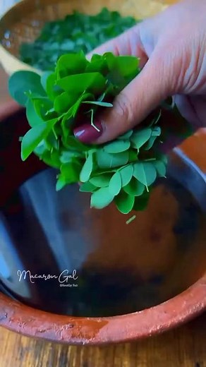 Delicious Broth Recipe with Fresh Ingredients