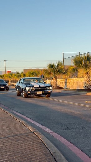 Here they come! #ClassicCarCommunity #Samspace81 #classiccarshow #classiccarspotting #carspotting #coolcars #carculture #classiccarsdaily #classiccars #chevelle #ford #modelA | Samspace81