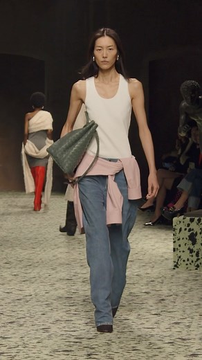 Liu Wen 刘雯 on Instagram: "Honored to be part of the new @newbottega collection by @matthieu_blazy - thank you for sharing your creative talents with the world and for having me close this season’s show! It was also amazing to reunite with @bitton @duffy_duffy @hiromi_ueda in the process...appreciate everyone‘s hard work on another stunning collection! "