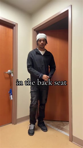 BANKZ ⛹️‍♂️🥇 (@pardon_my_swag0)’s video of back seat of my ride