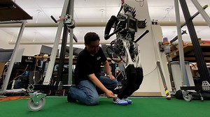 UCLA researchers develop humanoid robot that can walk, run and play soccer