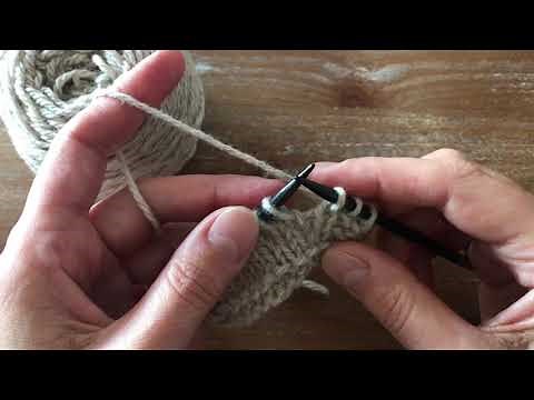 1/1 RC (Right Crossed Cable) with and without a cable needle - knitting tutorial.