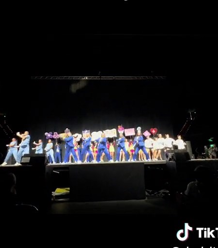 We are so proud of our girls for their AMAZING performance at Greek Sing! 💗💚 #fyp #dz #deltazeta #sorority #ky #uky #college #greeksing #dance #makeawish #philanthropy