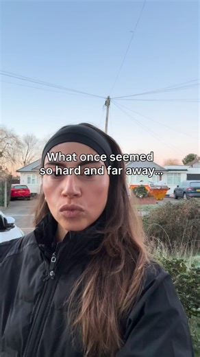 Francesca | FOOD & FITNESS✨ on Instagram: "Completely inspired by @paigedana_ (except I’ve done mine on distance not pace cos I AM A PLODDER 4 LYFFFFFFF) But just a little motivation/reassurance/love to anyone who signed up for a marathon and it currently feels so hard and so unreachable….i promise you, as a bang average runner who only started running 2 years ago and run 4 marathons off delusion….you can do this xx #londonmarathon"