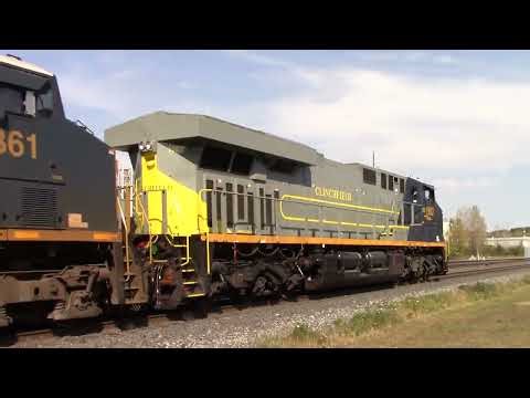 10/18/25 Berea, OH; CSX 1902 "The Clinchfield" leads I008