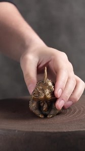 Bronze Green Iguana Statue, Hand-carved Tropical Lizard Sculpture, Realistic Reptile Figurine, Unique Iguana Decor, Collectible Lizard Gift - Etsy