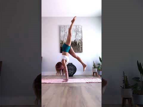 How to yoga handstand jump and split practice #yoga #shorts #shortvideo #yogaflow