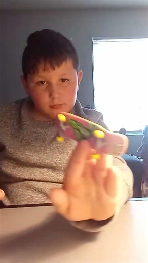 watch me do tech deck tricks