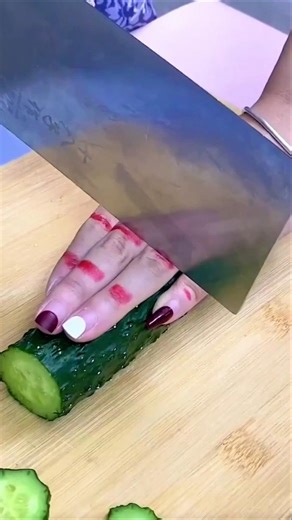 Stainless Steel Safety Cutting Finger Protector 🛡️ | Safe & Fast Kitchen Cutting #shorts