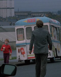 💎 Hidden Gem – Bill Forsyth’s COMFORT AND JOY (1984) 💎 When ice cream gets lethal… Don’t miss this unexpected holiday gem from writer/director Bill Forsyth. Deemed a cult favourite by The Guardian, the comedy drama stars Scottish talent Bill Paterson as a radio DJ whose life gains new meaning when forced to contend with rival ice cream ventures. Stuffed with brilliant jokes, the film will leave you with a sweet and tasty glow. 🍦💗 | STUDIOCANAL